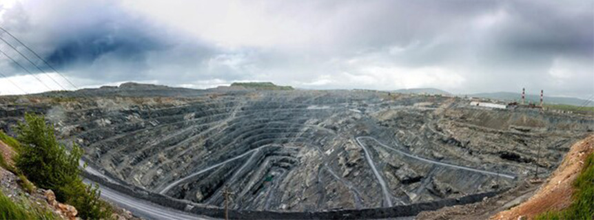 Magnesite mine2.jpg Magnesite mine2.jpg